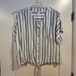 Time and Tru White and green Striped Short-Sleeve Button Top